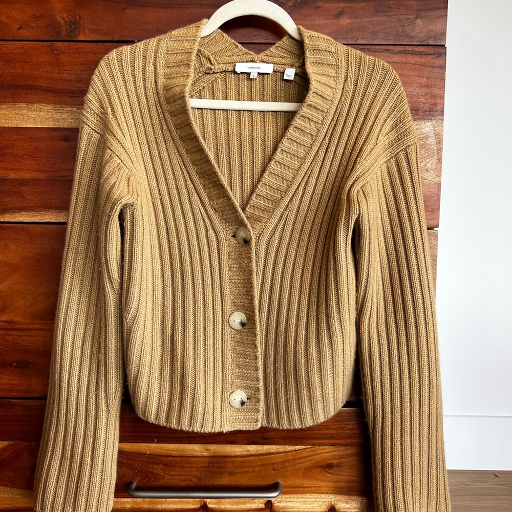 Vince wool and cashmere cardigan in excellent condition
